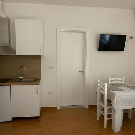 Eloeros 게스트하우스 Vlorë