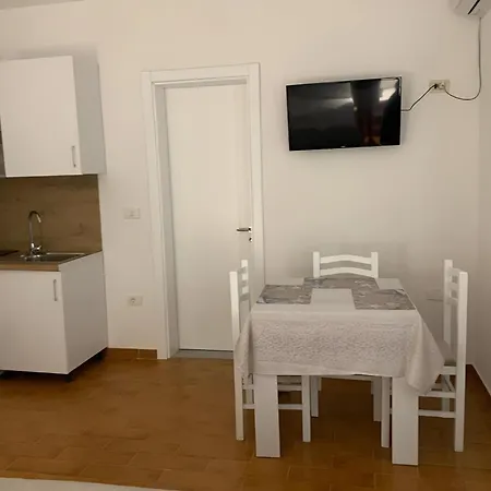 Eloeros 3* Vlorë
