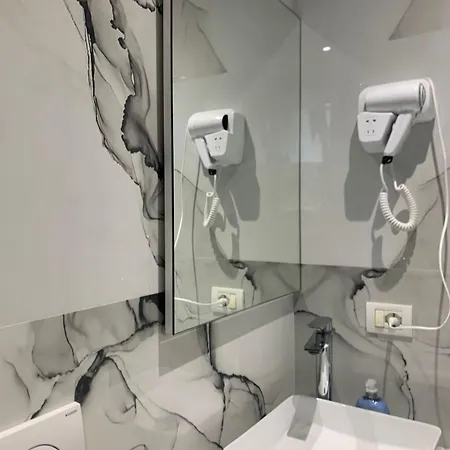 招待所 Eloeros Vlorë